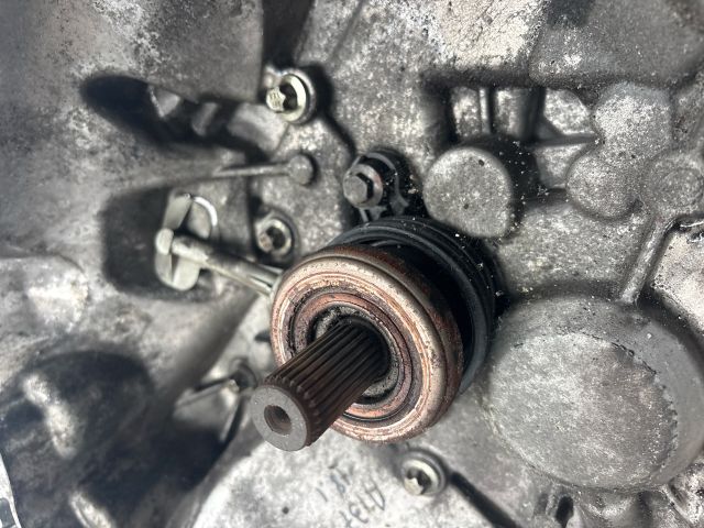 bontott RENAULT KANGOO Váltó (Mechanikus)