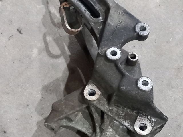 bontott RENAULT KANGOO Generátor Tartó Bak