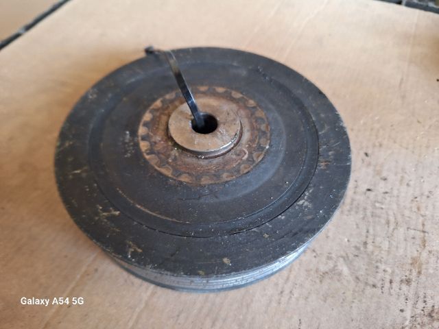 bontott RENAULT KANGOO Főtengely Szíjtárcsa