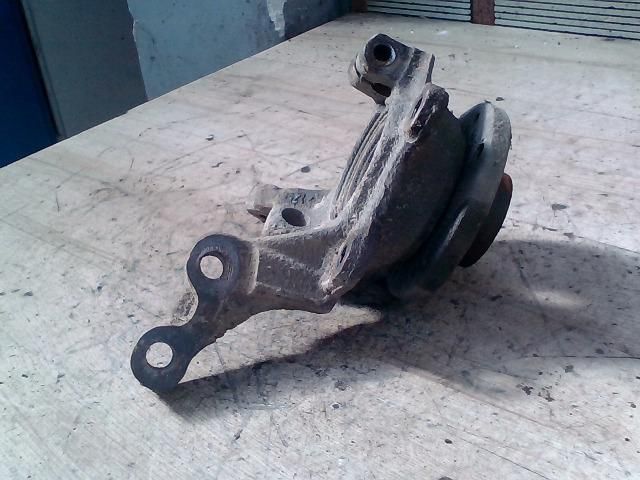 bontott RENAULT KANGOO Bal első Csonkállvány Kerékaggyal