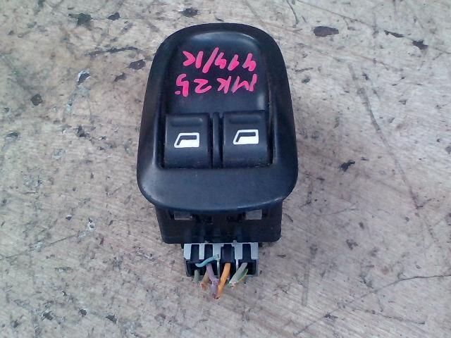 bontott RENAULT KANGOO Ablakemelő Kapcsoló (Pozíciófüggetlen)