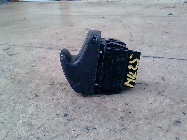 bontott RENAULT KANGOO Ablakemelő Kapcsoló (Pozíciófüggetlen)