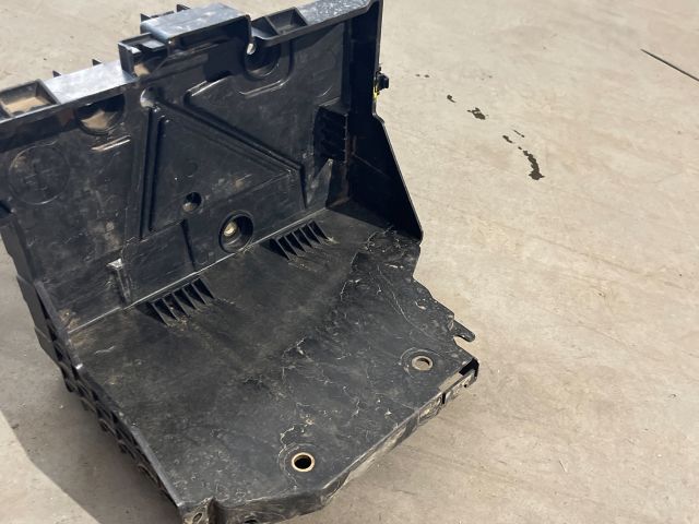 bontott RENAULT KANGOO Akkumulátor Tartó