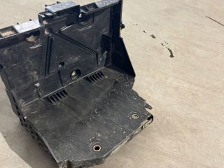 bontott RENAULT KANGOO Akkumulátor Tartó