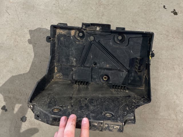 bontott RENAULT KANGOO Akkumulátor Tartó