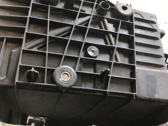 bontott RENAULT KANGOO Akkumulátor Tartó