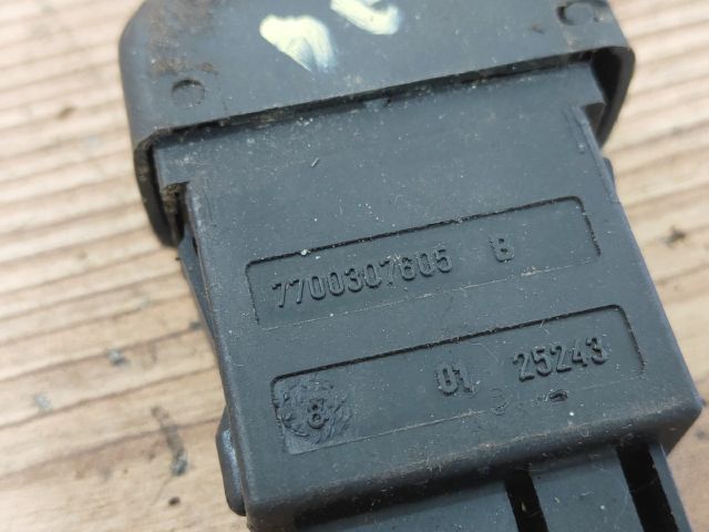 bontott RENAULT KANGOO Bal első Ablakemelő Kapcsoló