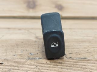 bontott RENAULT KANGOO Bal első Ablakemelő Kapcsoló