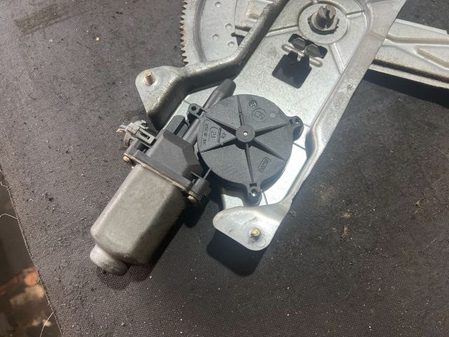 bontott RENAULT KANGOO Bal első Ablakemelő Szerkezet (Elektromos)