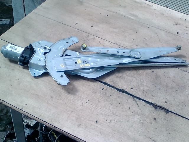 bontott RENAULT KANGOO Bal első Ablakemelő Szerkezet (Elektromos)