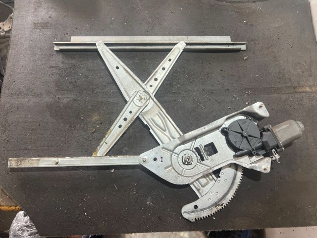 bontott RENAULT KANGOO Bal első Ablakemelő Szerkezet (Elektromos)