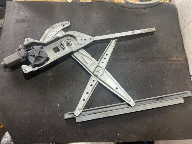 bontott RENAULT KANGOO Bal első Ablakemelő Szerkezet (Elektromos)