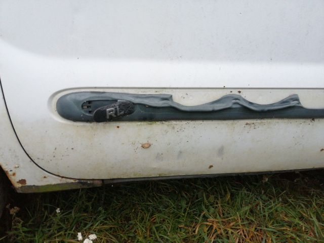 bontott RENAULT KANGOO Bal első Ajtó (Részeivel)