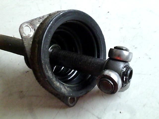 bontott RENAULT KANGOO Bal első Féltengely Tartó