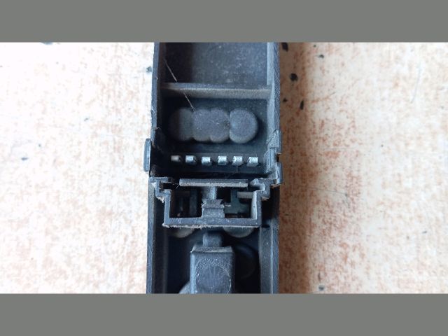 bontott RENAULT KANGOO Bal Hátsó Lámpa Foglalat