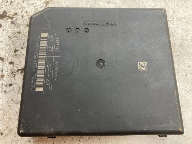 bontott RENAULT KANGOO Biztosítéktábla Doboz