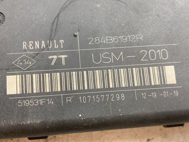 bontott RENAULT KANGOO Biztosítéktábla Doboz