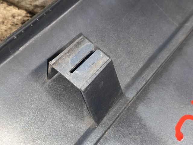 bontott RENAULT KANGOO Csomagtérajtó Díszléc