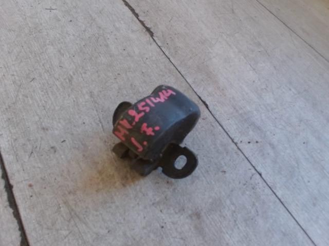 bontott RENAULT KANGOO Csomagtérajtó Ütköző