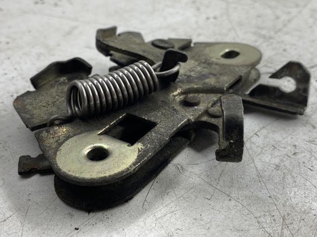 bontott RENAULT KANGOO Csomagtérajtó Zárszerkezet