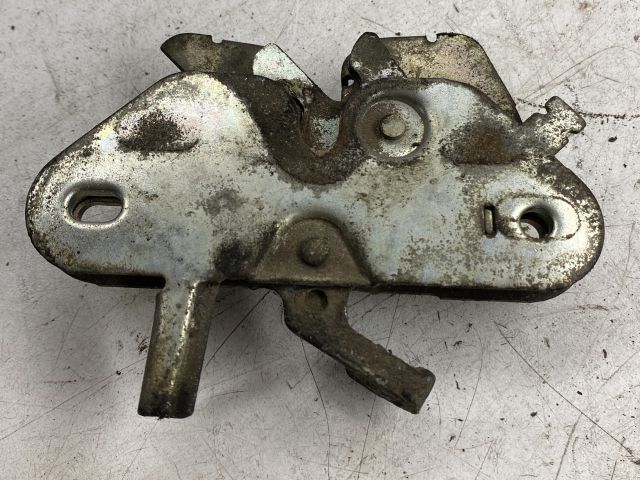 bontott RENAULT KANGOO Csomagtérajtó Zárszerkezet