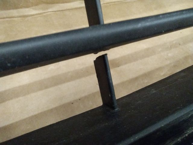 bontott RENAULT KANGOO Első Lökhárító Alsó Középső Díszrács