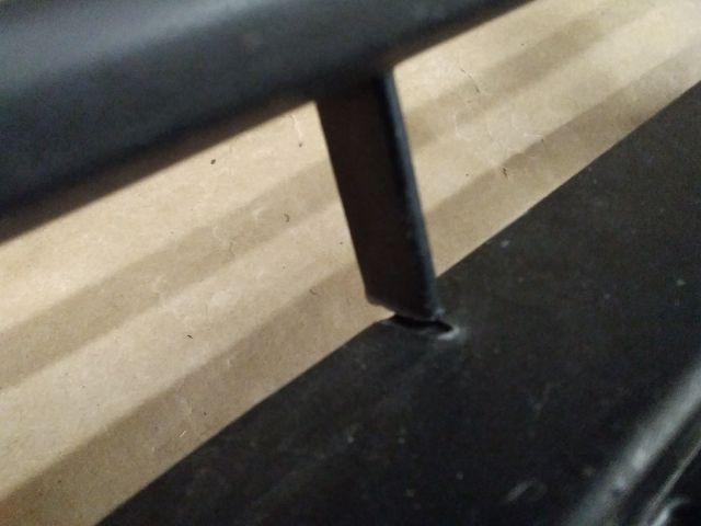 bontott RENAULT KANGOO Első Lökhárító Alsó Középső Díszrács