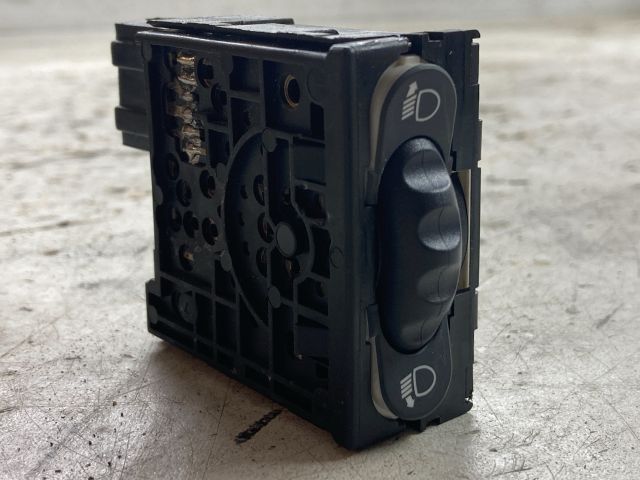 bontott RENAULT KANGOO Fényszórómagasság Állító Kapcsoló