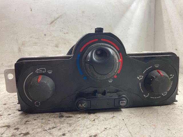 bontott RENAULT KANGOO Fűtéskapcsoló (manuális klímás)