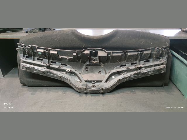 bontott RENAULT KANGOO Hűtőrács