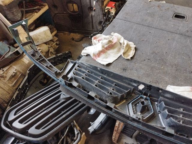 bontott RENAULT KANGOO Hűtőrács