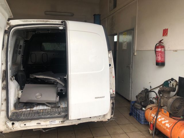 bontott RENAULT KANGOO Jobb Csomagtérajtó (Üres lemez)