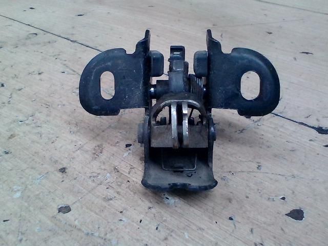 bontott RENAULT KANGOO Jobb Csomagtérajtó Zárszerkezet