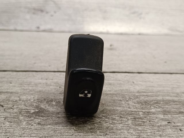 bontott RENAULT KANGOO Jobb első Ablakemelő Kapcsoló