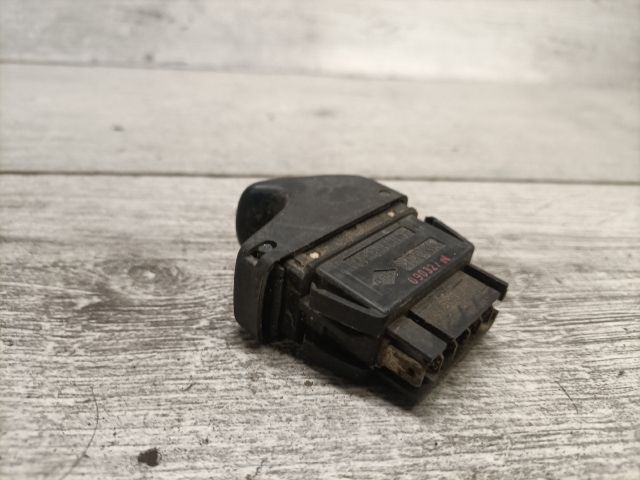 bontott RENAULT KANGOO Jobb első Ablakemelő Kapcsoló