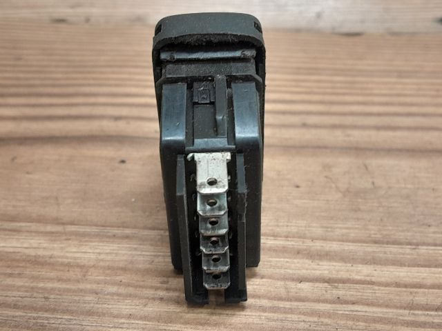 bontott RENAULT KANGOO Jobb első Ablakemelő Kapcsoló