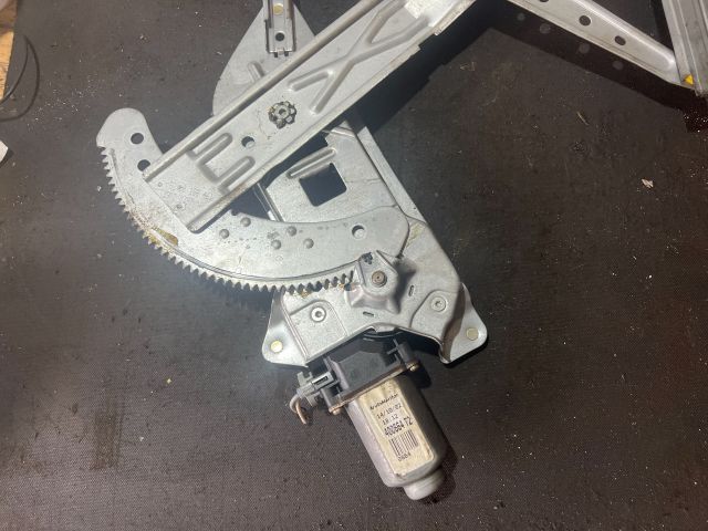 bontott RENAULT KANGOO Jobb első Ablakemelő Szerkezet (Elektromos)