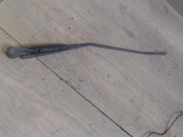 bontott RENAULT KANGOO Jobb első Ablaktörlő Kar