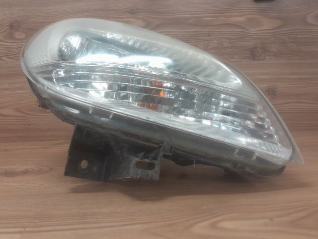 bontott RENAULT KANGOO Jobb Fényszóró