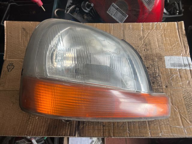 bontott RENAULT KANGOO Jobb Fényszóró