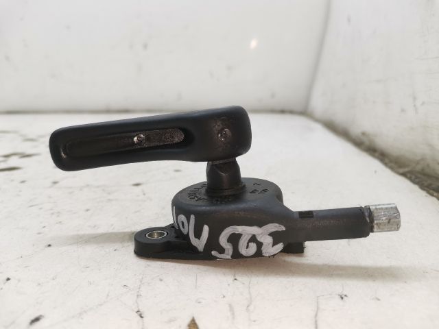 bontott RENAULT KANGOO Motorháztető Nyitó Kar / Gomb