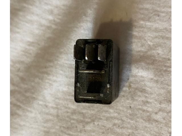 bontott RENAULT KANGOO Relé