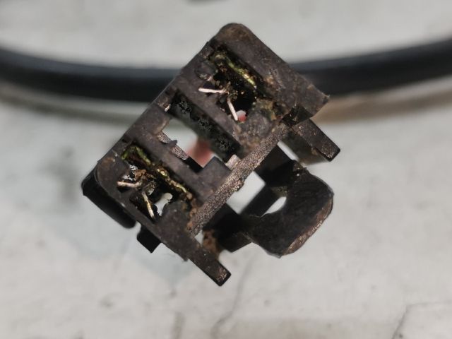 bontott RENAULT KANGOO Tolóajtó Érintkező