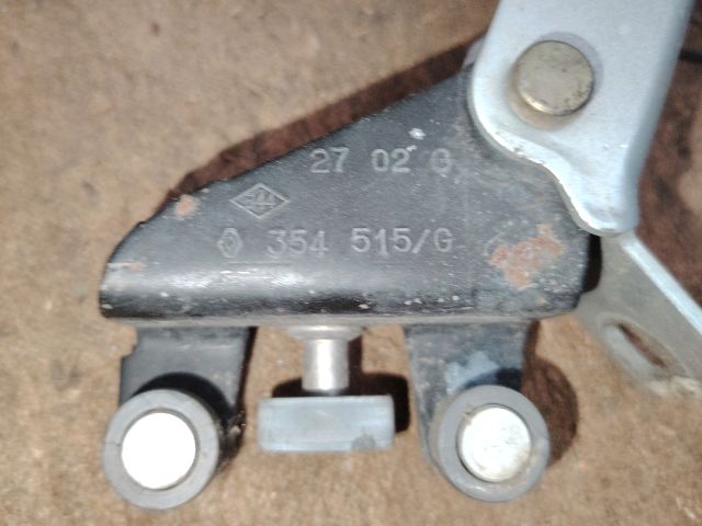 bontott RENAULT KANGOO Tolóajtó Sín Görgő