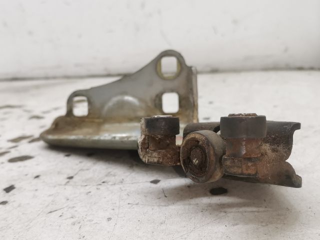 bontott RENAULT KANGOO Tolóajtó Sín Görgő