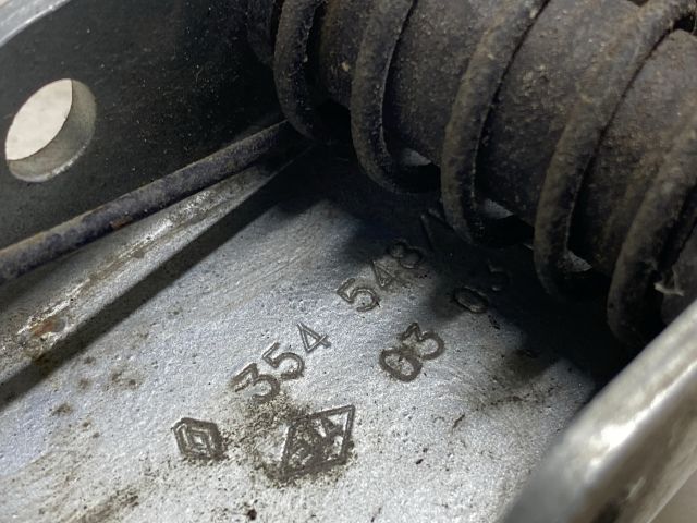 bontott RENAULT KANGOO Tolóajtó Sín Görgő