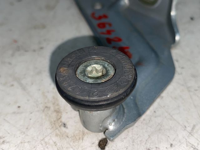 bontott RENAULT KANGOO Tolóajtó Sín Görgő