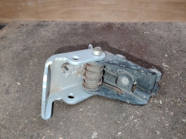 bontott RENAULT KANGOO Tolóajtó Sín Görgő