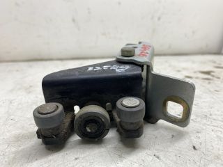 bontott RENAULT KANGOO Tolóajtó Sín Görgő