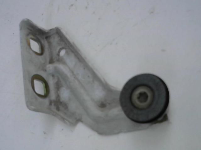 bontott RENAULT KANGOO Tolóajtó Sín Görgő